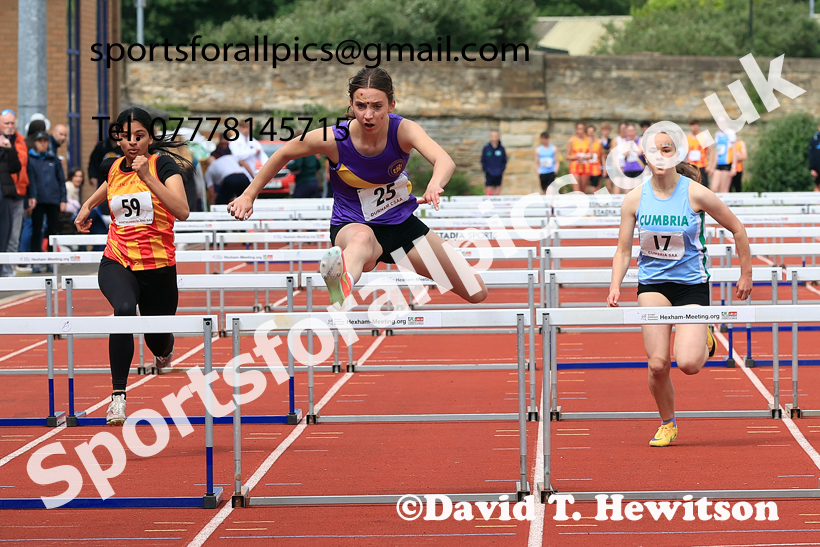 Hurdles, 2026 Northern Schools Inter Counties, Wentworth, Hexham. Photo: David T. Hewitson/Sports for All Pics